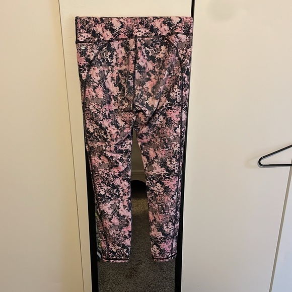 Fabletics 7/8 Powerhold Leggings - Picture 2 of 3